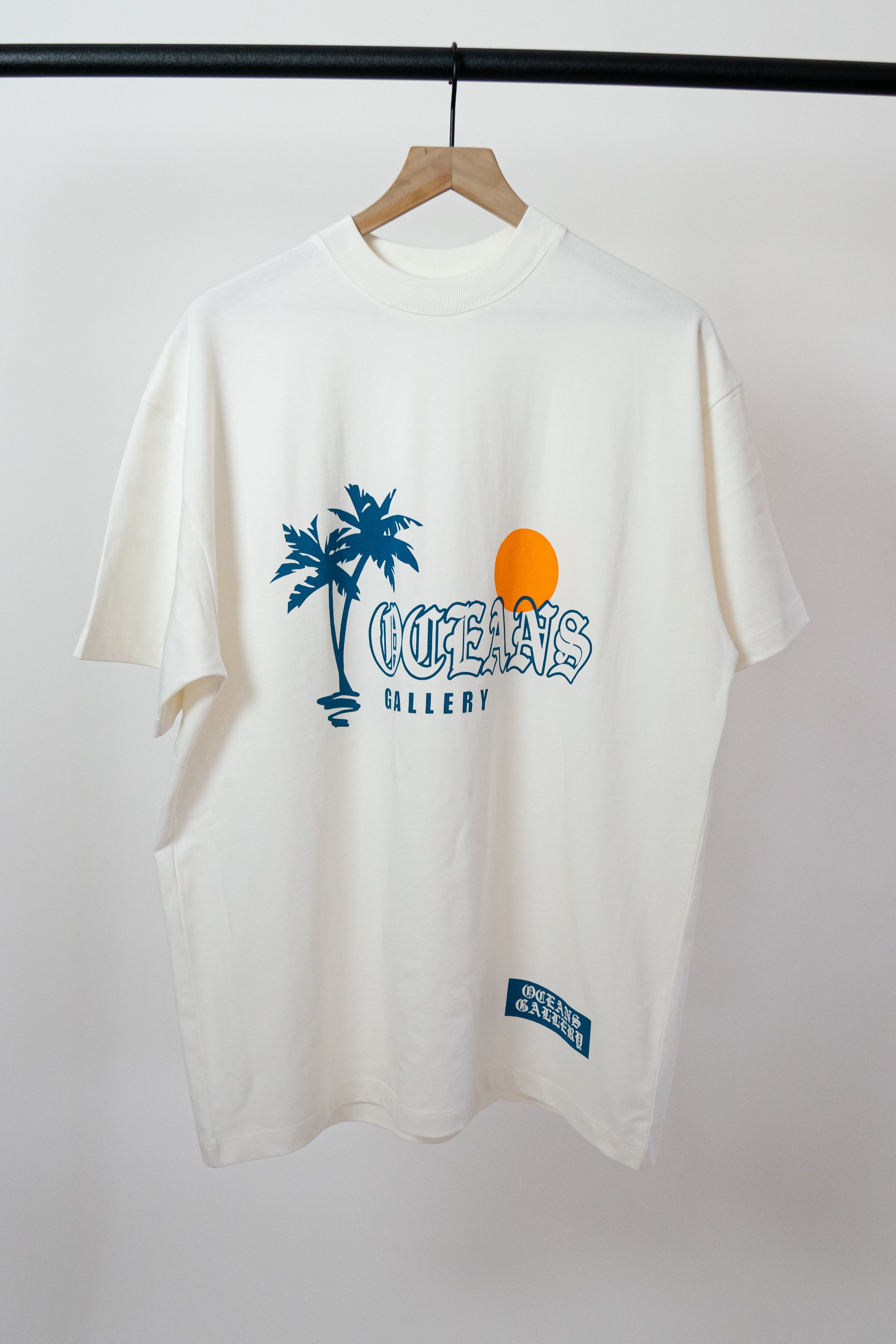 SUNSET LOGO T-SHIRT 傑 SUNSET LOGO T-SHIRT 傑 Sunset Unisex T-shirt, Sunrise